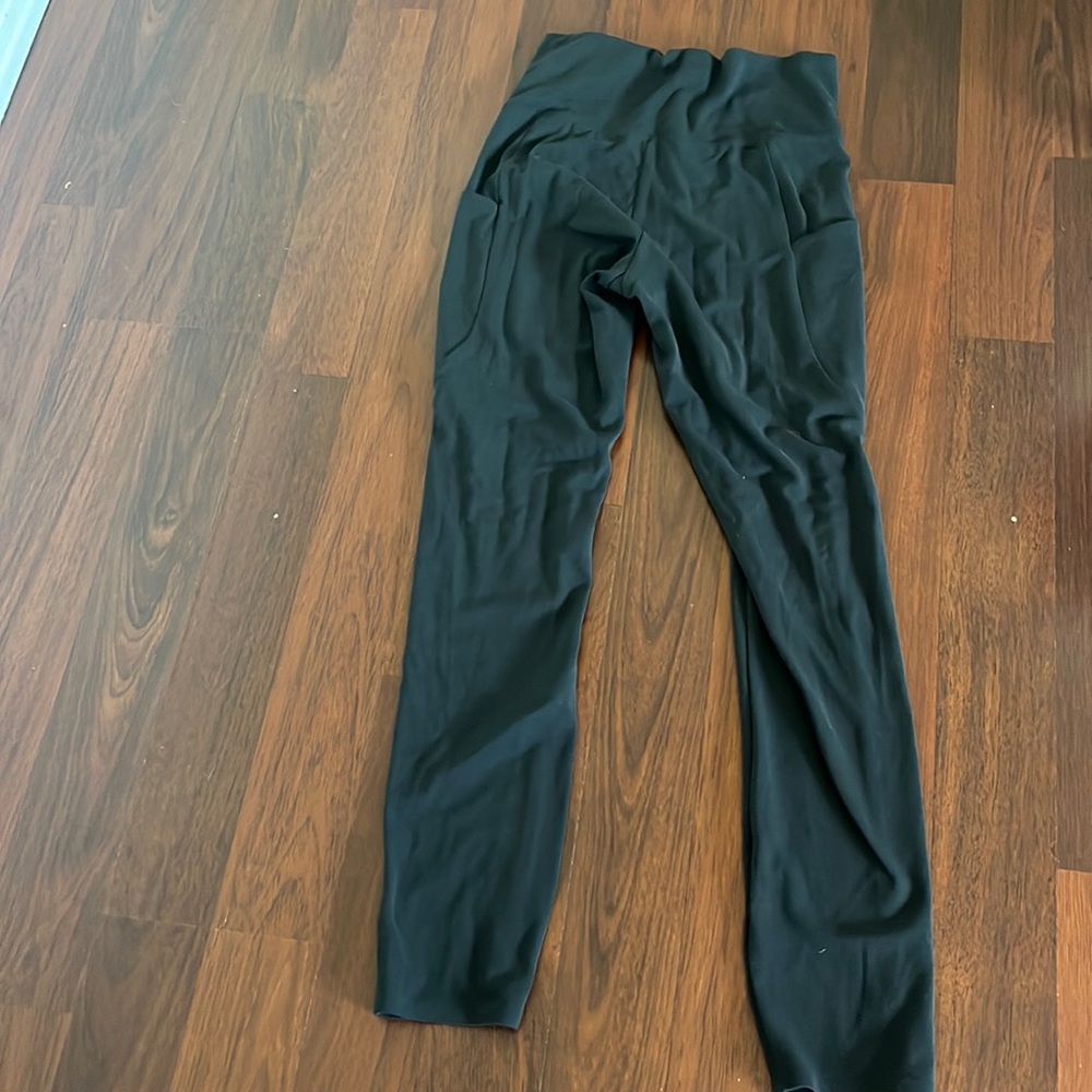 REI black high waisted leggings with pockets